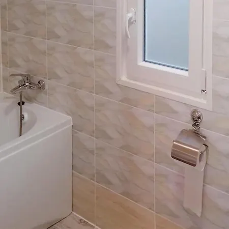 2 Bedroom Cozy In Nyaraló Sarbinowo