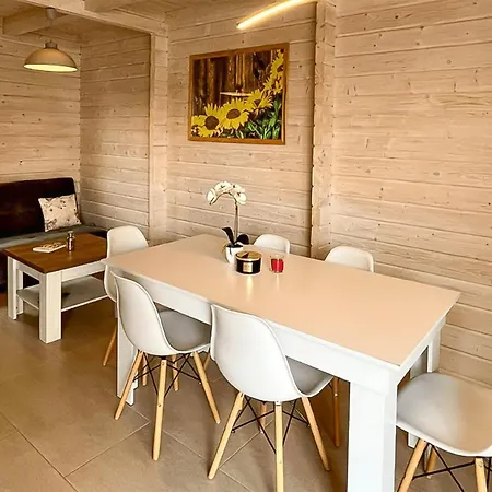 2 Bedroom Cozy In *