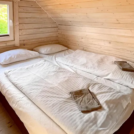 Nyaraló 2 Bedroom Cozy In Sarbinowo